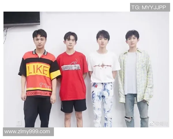 南美足球明星同框合影展现激情与荣耀的瞬间